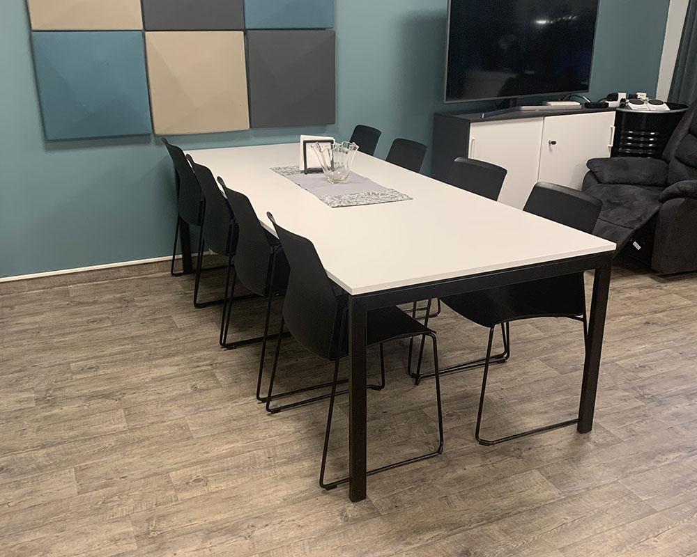 bilde av et spisebord i fellesområdet på Vennesla omsorgssenter