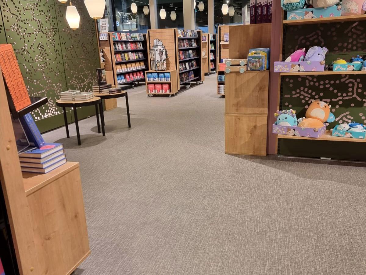 bilde av gulvet i en bokhandel i Hyvinkää i Finland, 