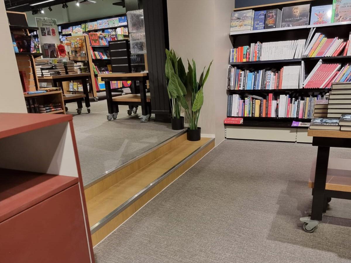 bilde av gulvet i en bokhandel i Hyvinkää i Finland, 