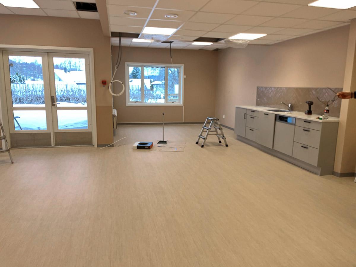 Kjøkken på Fredholt Bo- og Servicesenter med nylagt gulv