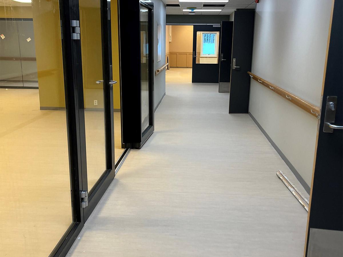 Fellesareal på Fredholt Bo- og Servicesenter med nylagt gulv