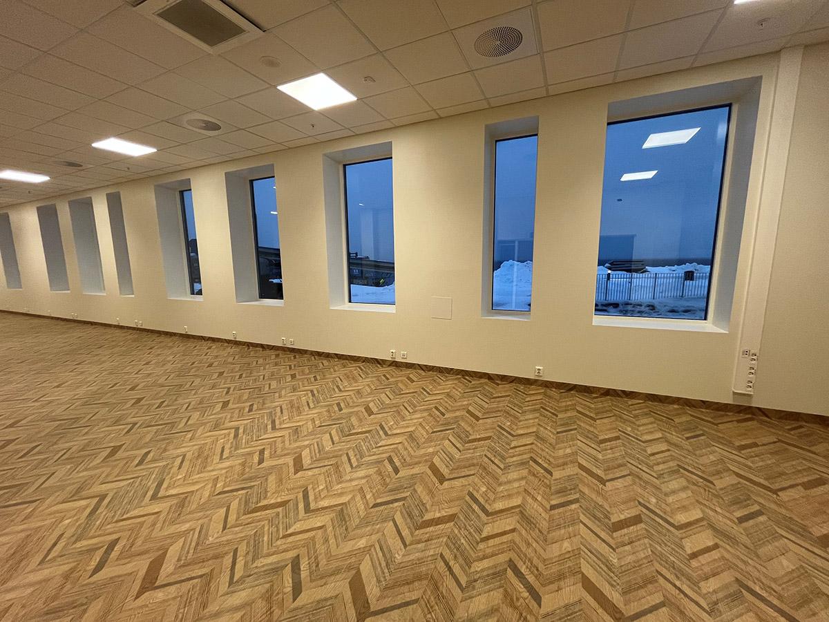 Fellesareal på Hammerfest Sykehus med nylagt gulv