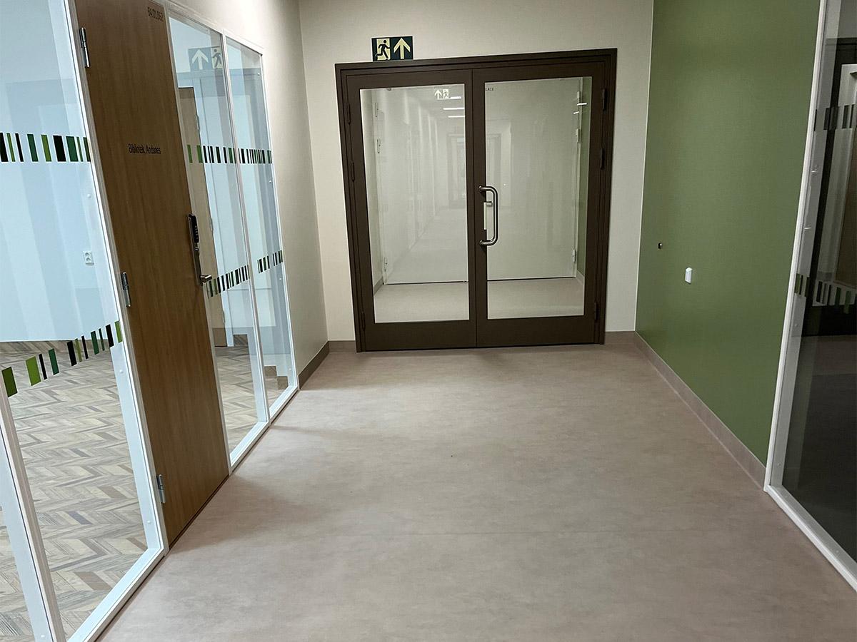 Fellesareal på Hammerfest Sykehus med nylagt gulv