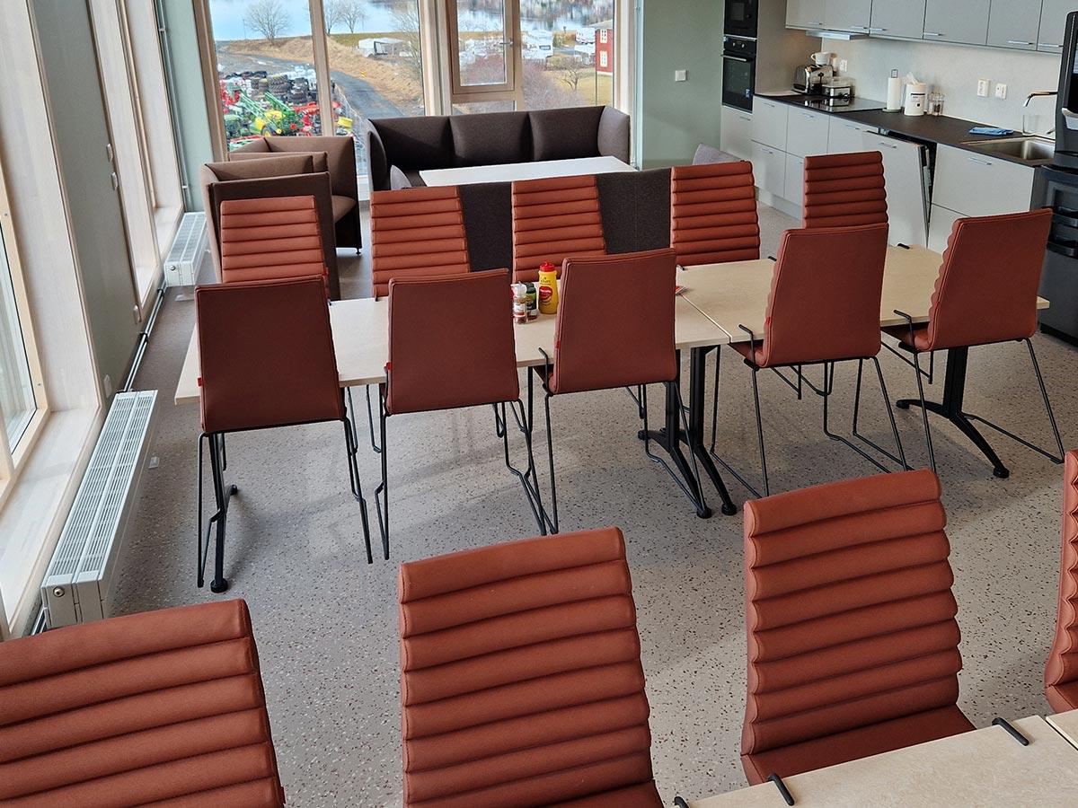 Spiserom på Levanger Brannstasjon med nytt gulv.