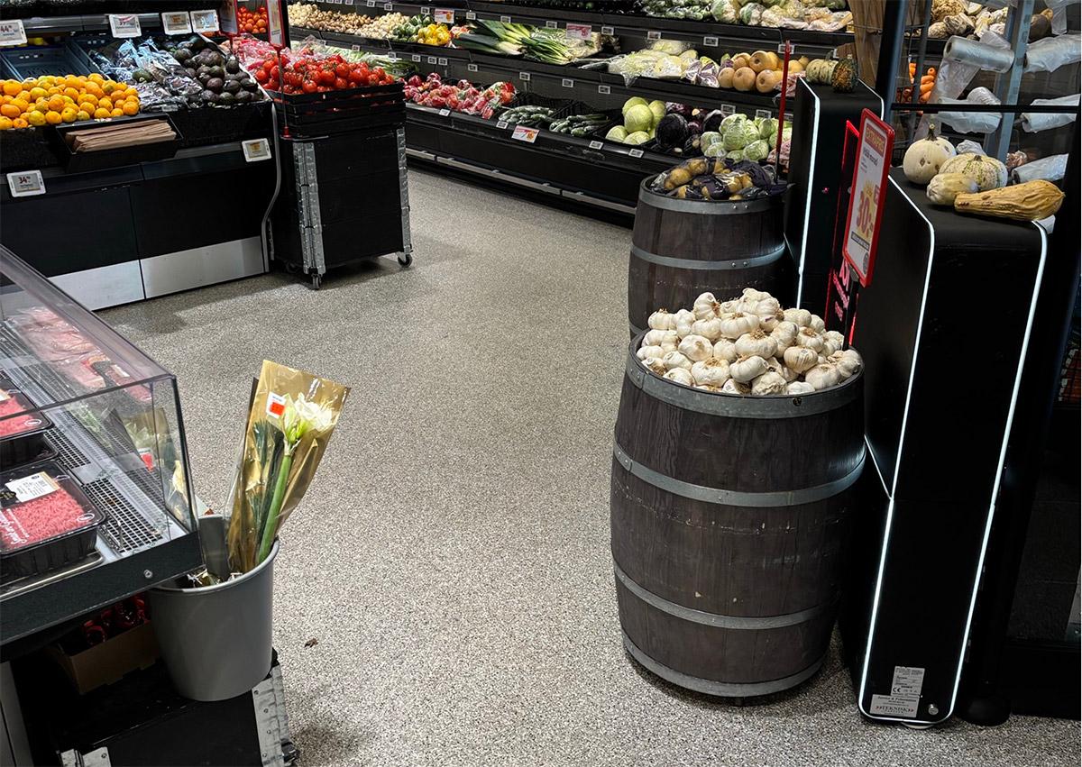 frukt og grønt avdelingen i en ICA butikk